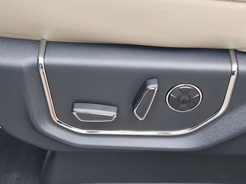 Used 2024 Ford Expedition Max Platinum image 10