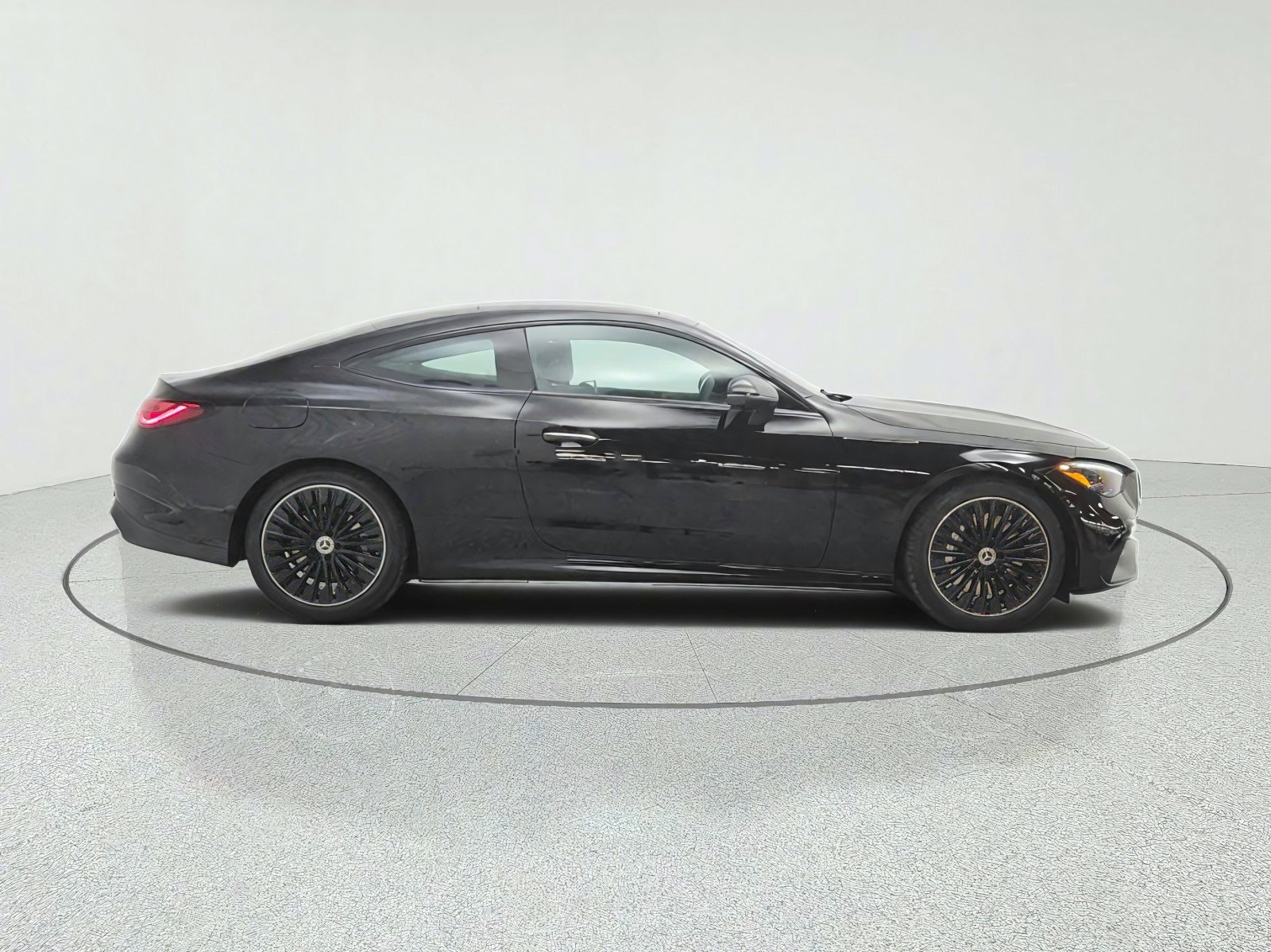 New 2027 Mercedes-Benz CLE 450 4MATIC Coupe image 4