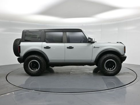 Used 2023 Ford Bronco Badlands image 25