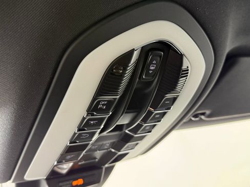 New 2026 Porsche Macan S image 23