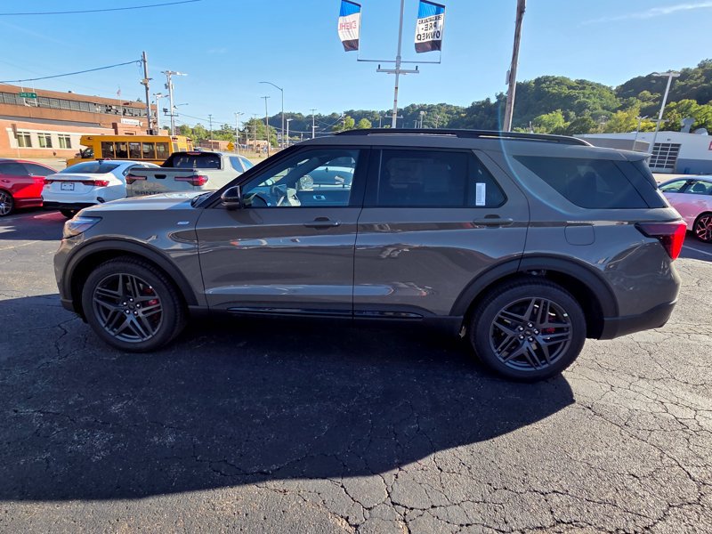 New 2027 Ford Explorer ST-Line w/ Premium Package AWD/4WD image 4