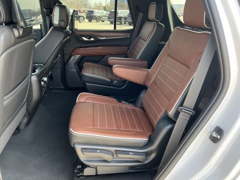 Used 2023 GMC Yukon Denali Ultimate w/ LPO, Floor Liner Package image 31