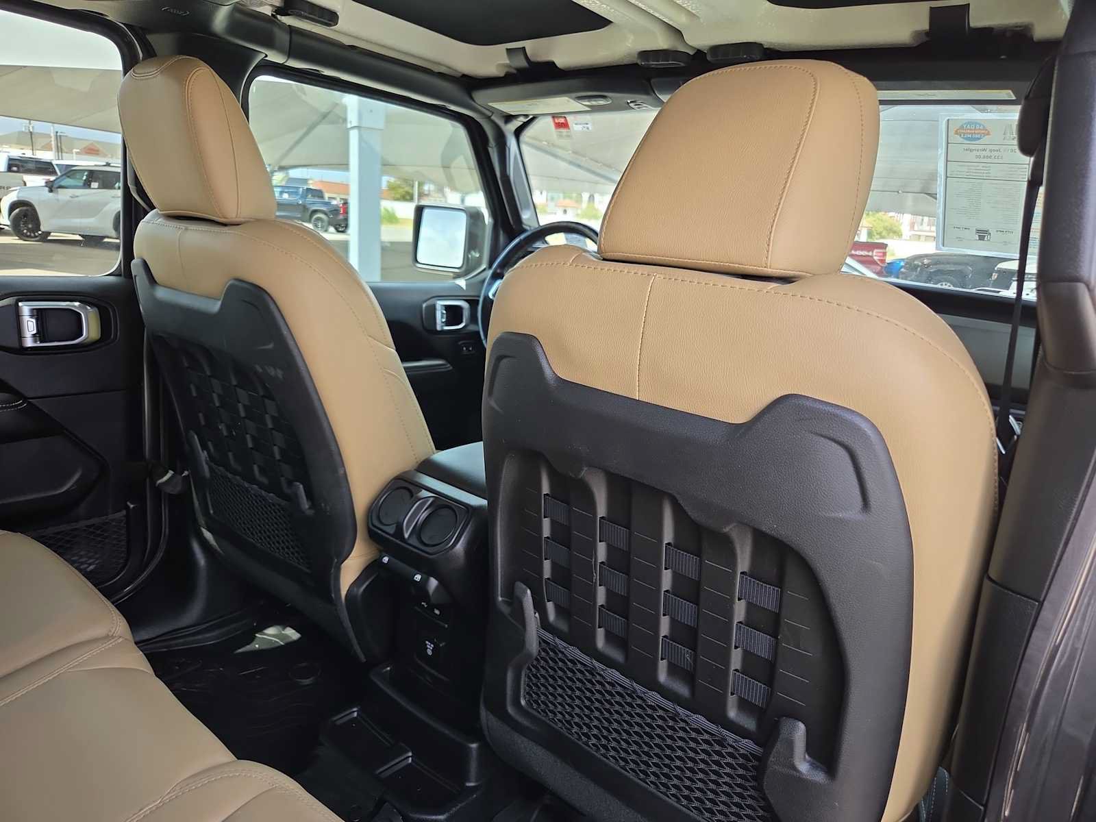 Used 2019 Jeep Wrangler Unlimited Rubicon AWD/4WD image 16