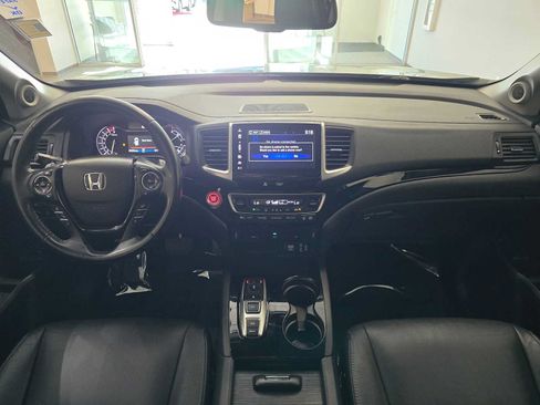 Used 2017 Honda Pilot Touring image 10