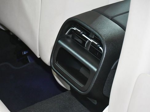 Used 2025 Mercedes-Benz E 450 4MATIC Sedan image 55