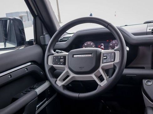 Used 2024 Land Rover Defender 110 S image 28