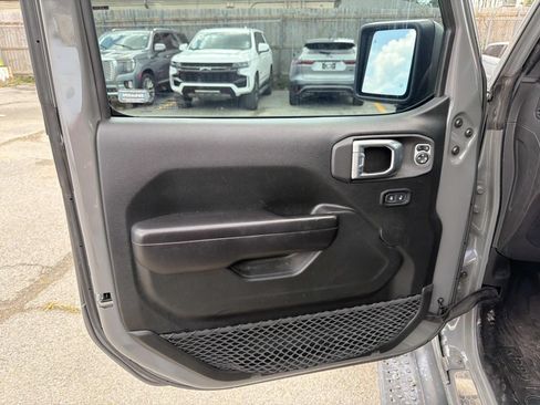 Used 2021 Jeep Wrangler Unlimited Rubicon AWD/4WD image 17