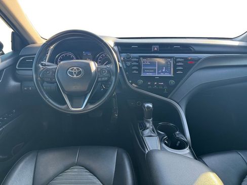 Used 2020 Toyota Camry SE image 11