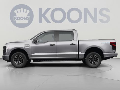 Used 2023 Ford F150 Lightning XLT AWD/4WD image 2