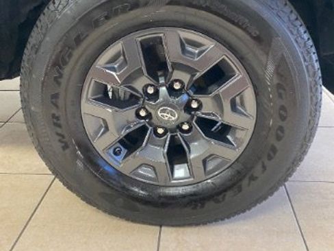 Used 2021 Toyota Tacoma SR5 w/ Trail Edition RWD image 26