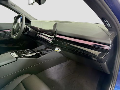 New 2027 BMW 530i xDrive AWD/4WD image 32