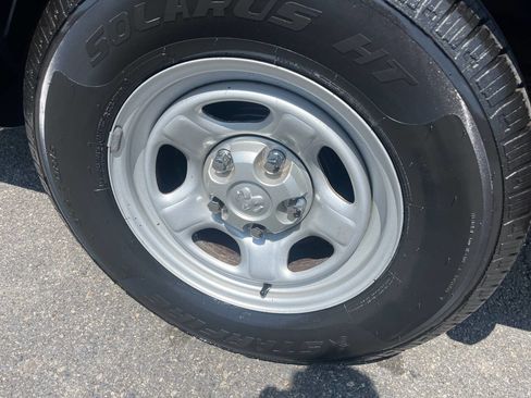 Used 2006 Dodge Dakota ST w/ Trailer Tow Group AWD/4WD image 10