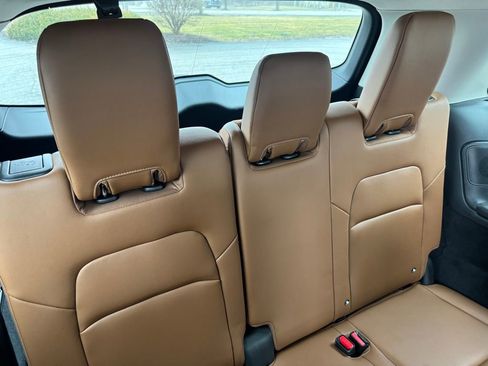 Used 2025 Nissan Pathfinder Platinum image 30