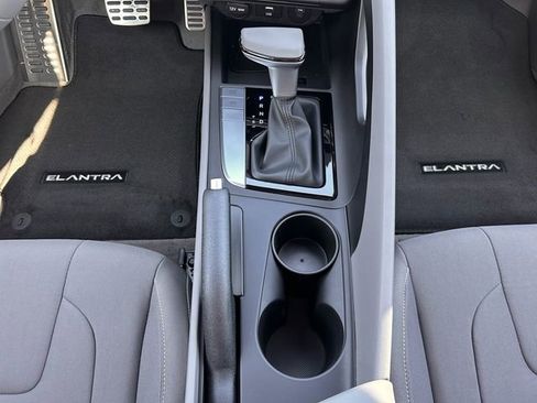New 2025 Hyundai Elantra Sport image 13
