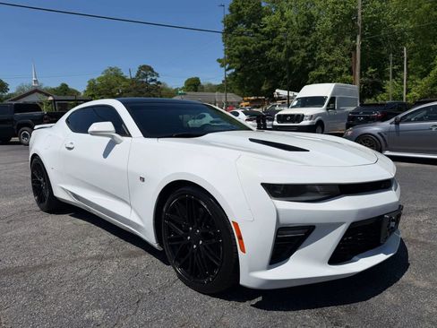 Used 2017 Chevrolet Camaro SS RWD image 4