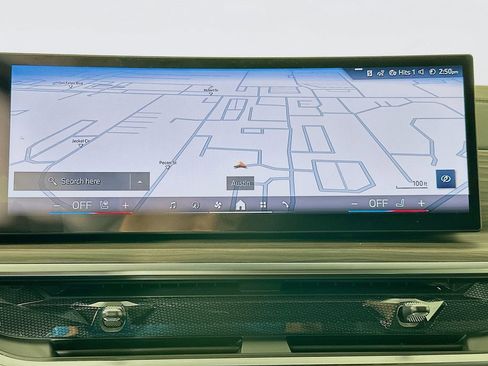 New 2026 BMW X7 xDrive40i w/ Premium Package image 12