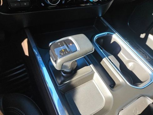 Used 2024 GMC Sierra 1500 SLT w/ SLT Premium Plus Package image 18