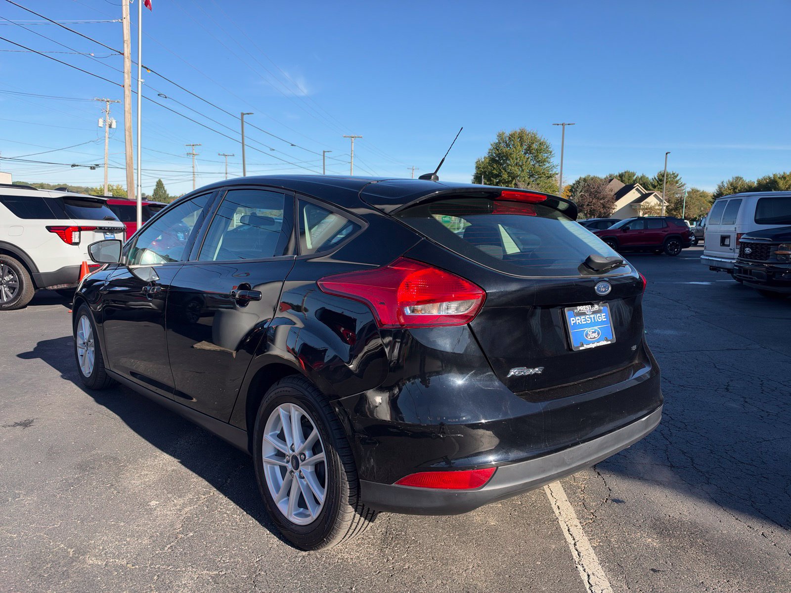 Used 2018 Ford Focus SE FWD image 3
