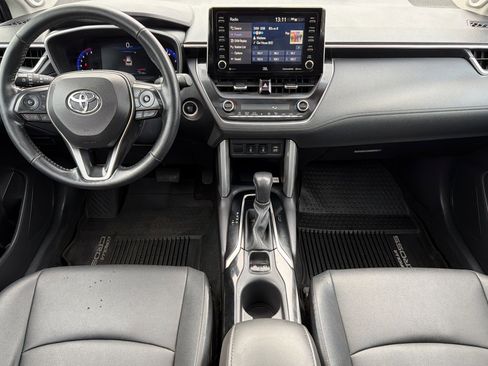Used 2022 Toyota Corolla Cross XLE image 13