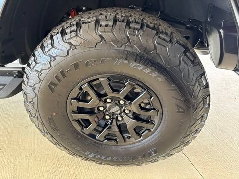 New 2025 Ford Bronco Raptor w/ Interior Carbon Fiber Pack AWD/4WD image 38