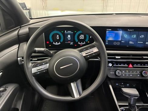 Certified 2025 Hyundai Santa Cruz SE AWD/4WD image 13