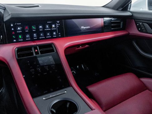 Used 2024 Porsche Taycan 4S w/ Premium Package image 10