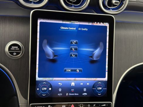 Used 2025 Mercedes-Benz GLC 300 4MATIC image 21