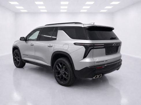 Used 2025 Chevrolet Traverse RS AWD/4WD image 9