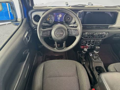 Used 2024 Jeep Gladiator Sport image 24