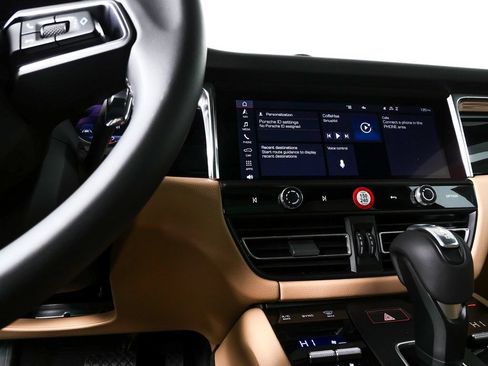 Certified 2026 Porsche Macan AWD/4WD image 13