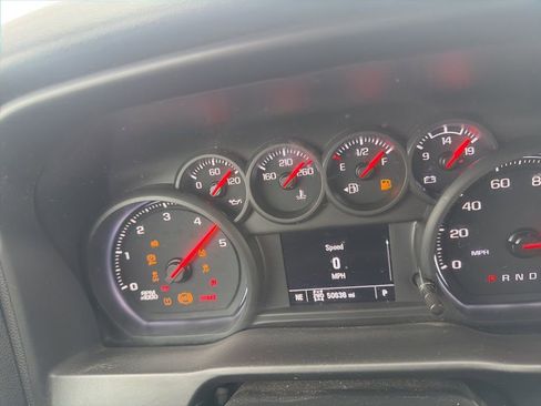 Used 2022 Chevrolet Silverado 2500 Custom w/ Custom Value Package image 12