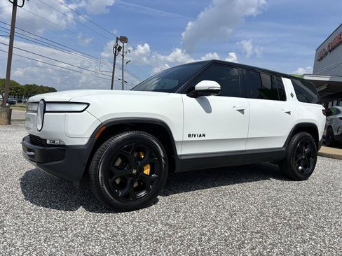 Used 2024 Rivian R1S Adventure Quad AWD/4WD image 10