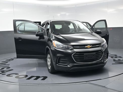 Used 2018 Chevrolet Trax LS image 22