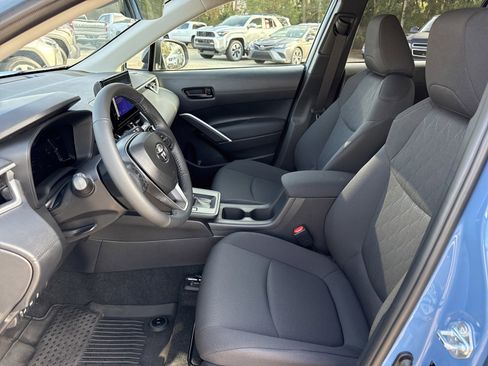 Used 2026 Toyota Corolla Cross LE image 11