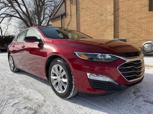 Used 2024 Chevrolet Malibu LT image 2