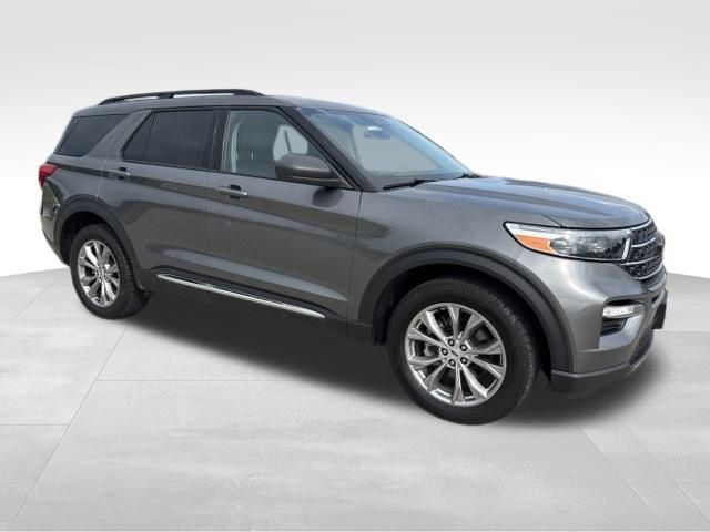 Used 2023 Ford Explorer XLT w/ Equipment Group 202A AWD/4WD image 7