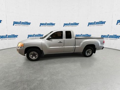 Used 2007 Mitsubishi Raider LS RWD image 6