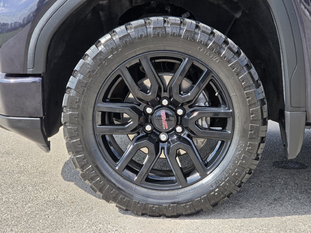 Used 2025 GMC Sierra 1500 Elevation w/ Elevation Premium Package AWD/4WD image 10