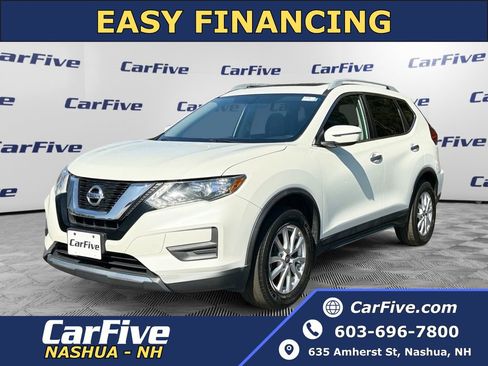 Used 2017 Nissan Rogue SV image 1