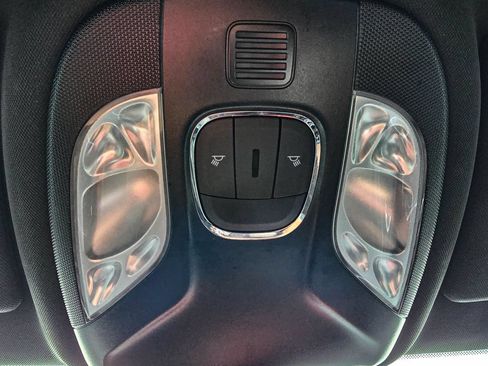 Used 2024 Jeep Compass Latitude AWD/4WD image 29