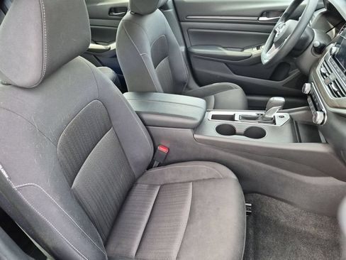 Used 2025 Nissan Altima 2.5 SV FWD image 30