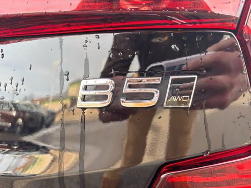 Certified 2025 Volvo S60 B5 Plus AWD/4WD image 23