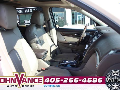 Used 2015 GMC Acadia Denali image 16