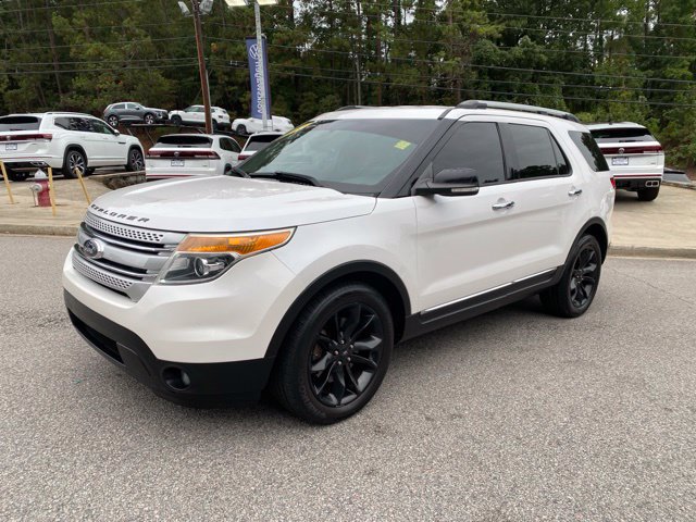 Used 2015 Ford Explorer XLT w/ Equipment Group 202A FWD image 3