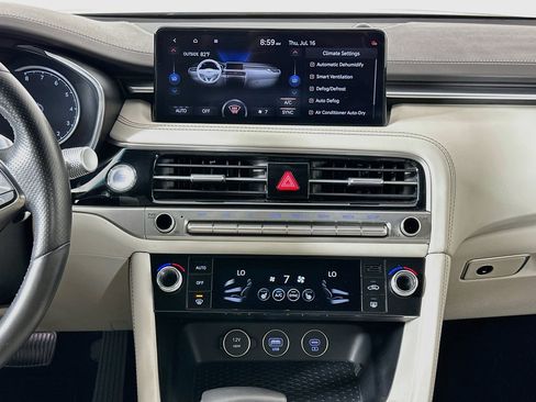 Used 2025 Genesis G70 2.5T RWD image 24