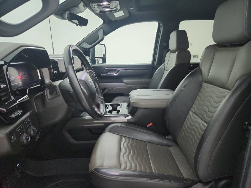 Used 2024 Chevrolet Silverado 2500 ZR2 w/ Technology Package AWD/4WD image 12