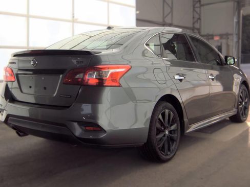 Used 2018 Nissan Sentra SR w/ SR Midnight Edition Package FWD image 3