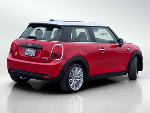 Used 2024 MINI Cooper SE image 4