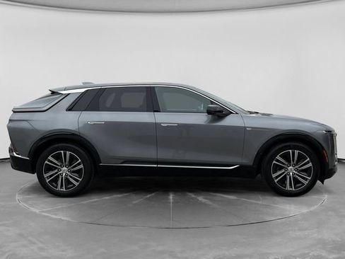 Used 2023 Cadillac Lyriq AWD image 2
