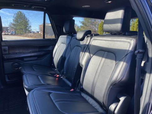 Used 2021 Ford Expedition Max Limited image 9